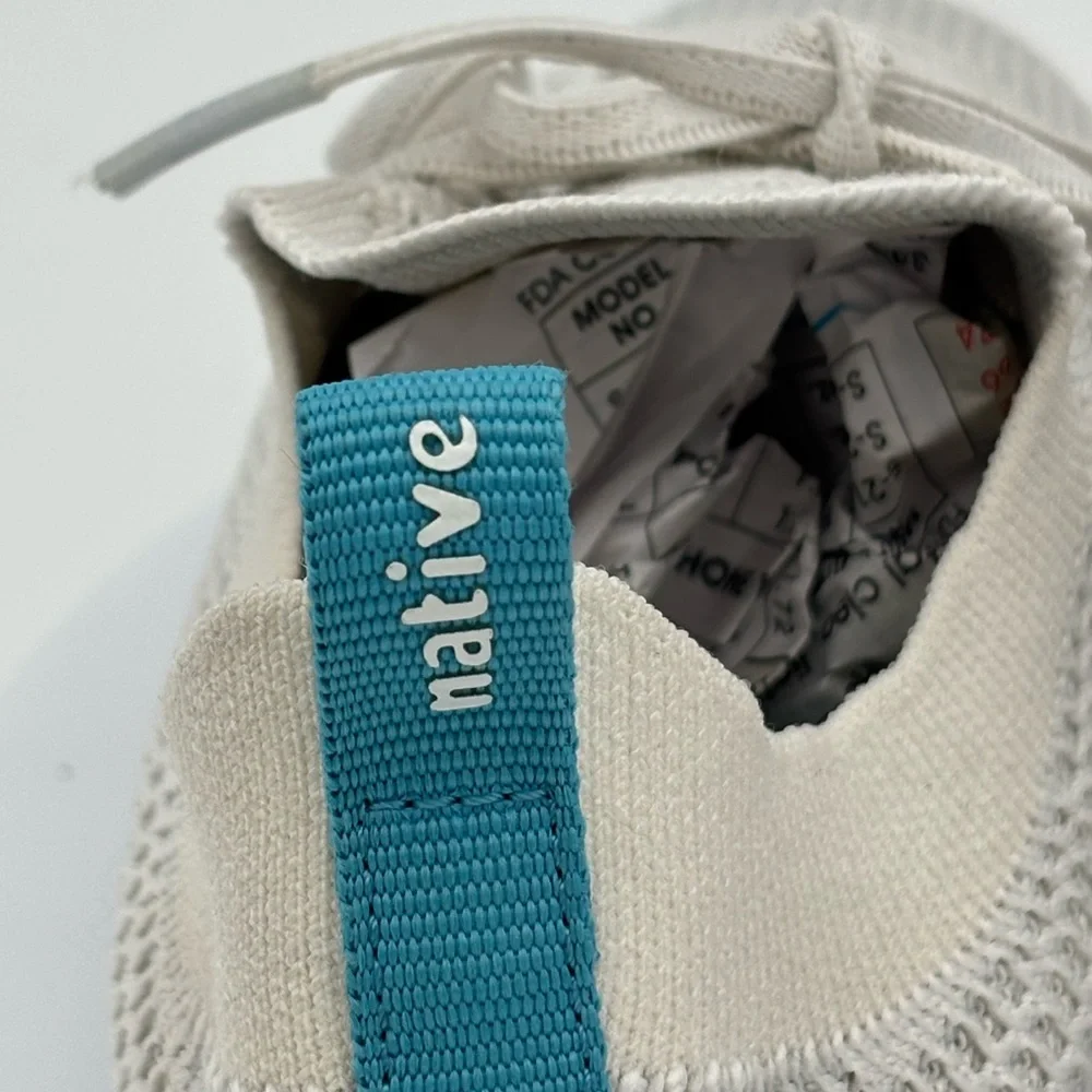 NATIVE Kids White Sneaker Shoe Mercury‎ LiteKnit Lace Up Stretch Girl Boy J1.5